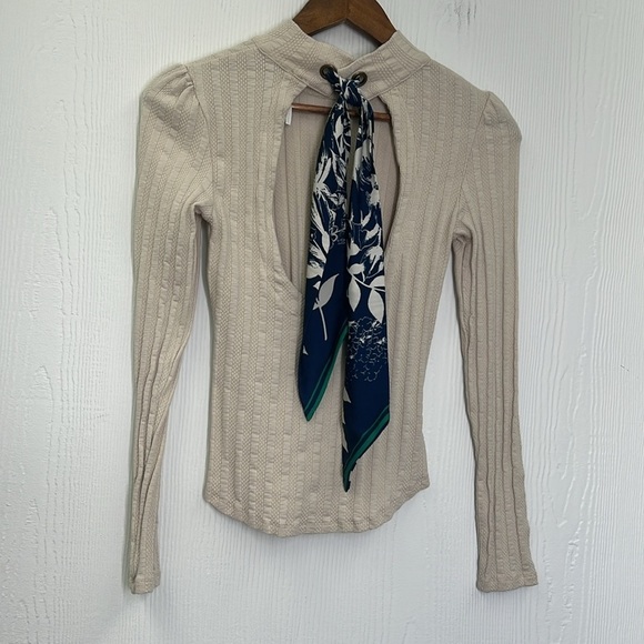 Free People - Party In The Back Cream Mock Neck Open Back Scarf Top Size Small - Picture 9 of 11
